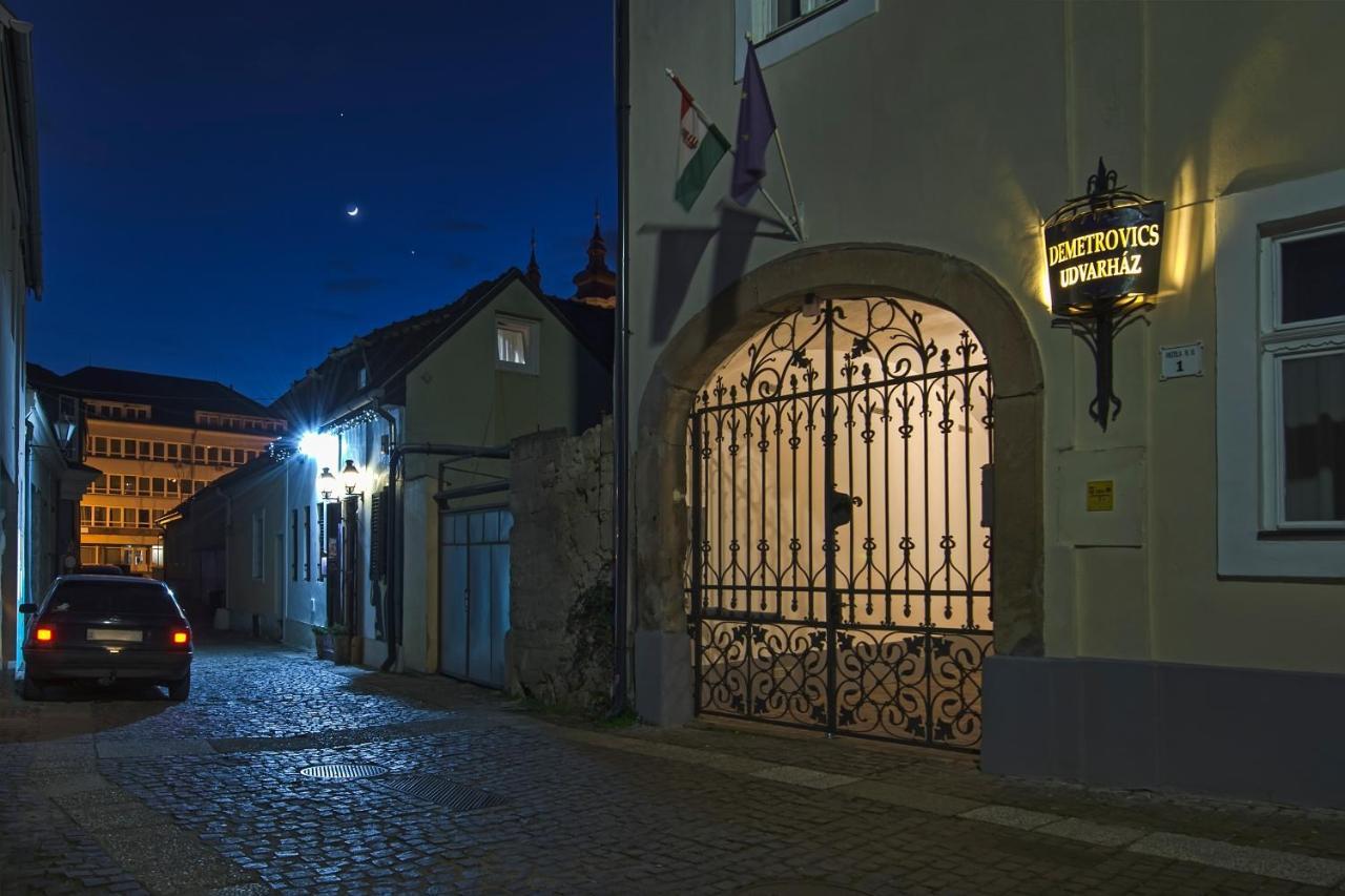Demetrovics Udvarhaz Eger Bagian luar foto