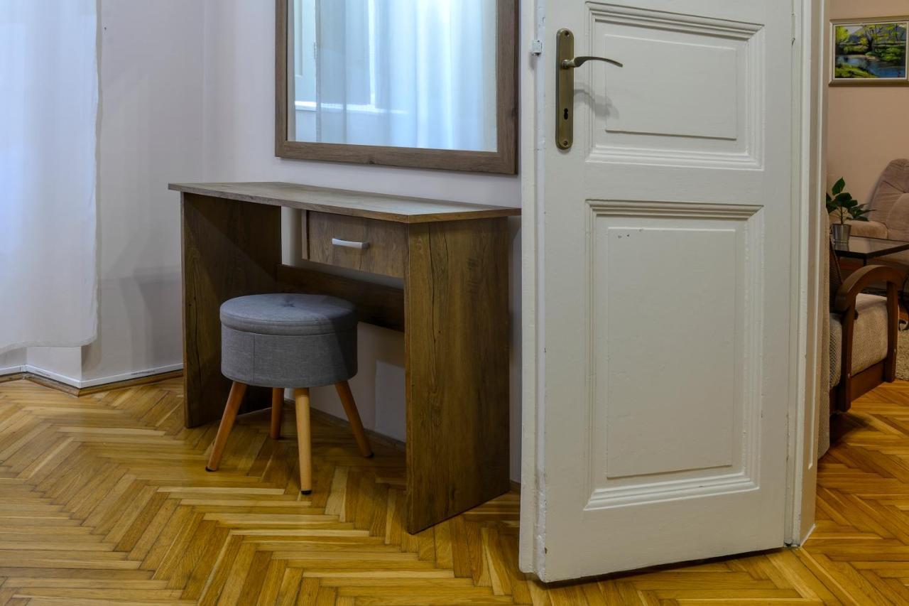 Demetrovics Udvarhaz Eger Bagian luar foto