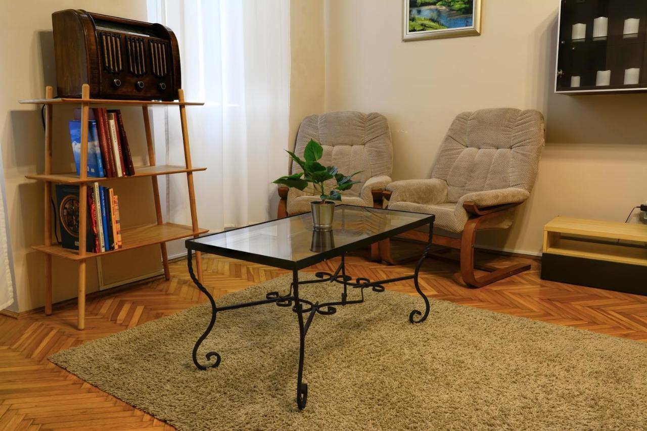 Demetrovics Udvarhaz Eger Bagian luar foto