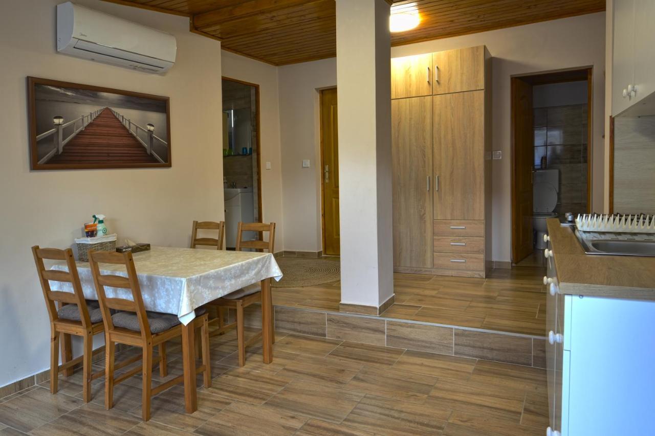 Demetrovics Udvarhaz Eger Bagian luar foto
