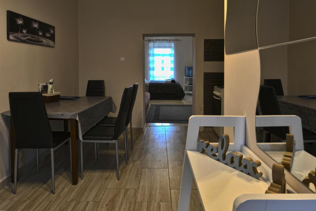 Demetrovics Udvarhaz Eger Bagian luar foto