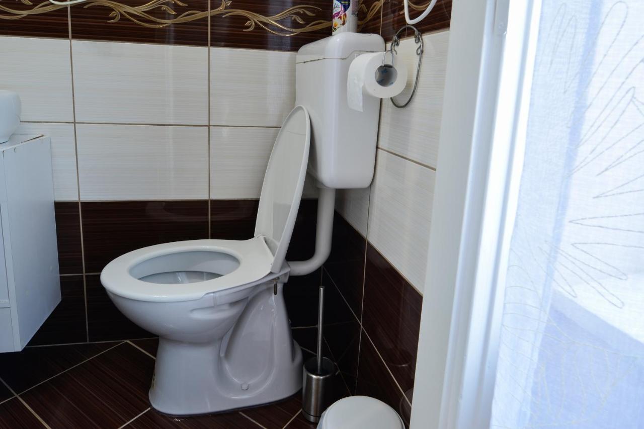 Demetrovics Udvarhaz Eger Bagian luar foto
