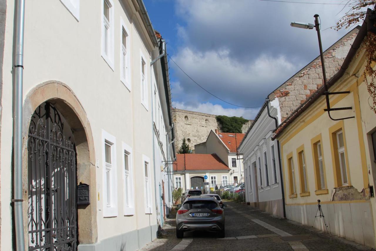 Demetrovics Udvarhaz Eger Bagian luar foto