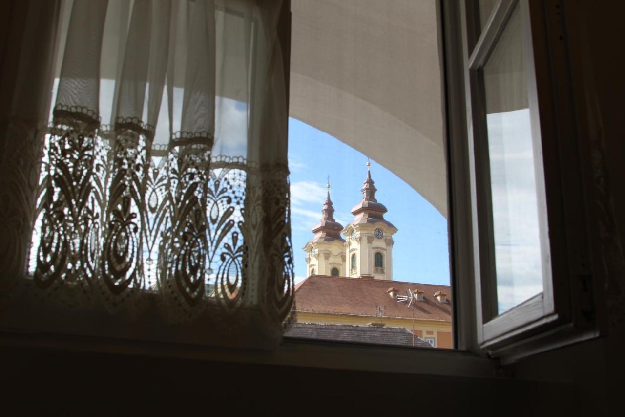 Demetrovics Udvarhaz Eger Bagian luar foto